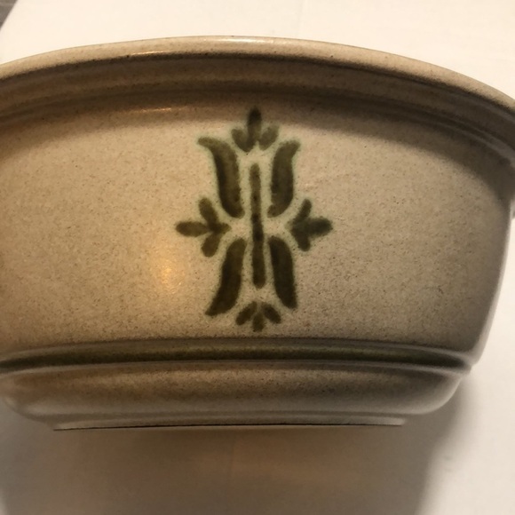 Haeger vintage pottery mixing bowl #8231 made in the USA with 2 green designs - Picture 2 of 9